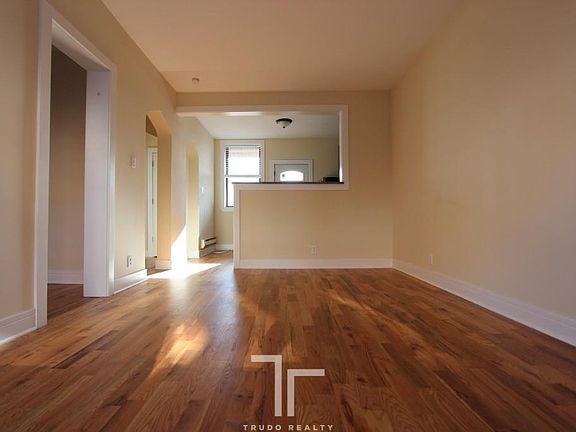3rd image of 4409 N Wolcott Ave APT 3A