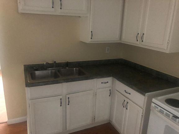 3rd image of 5529 Freeman Ave APT A