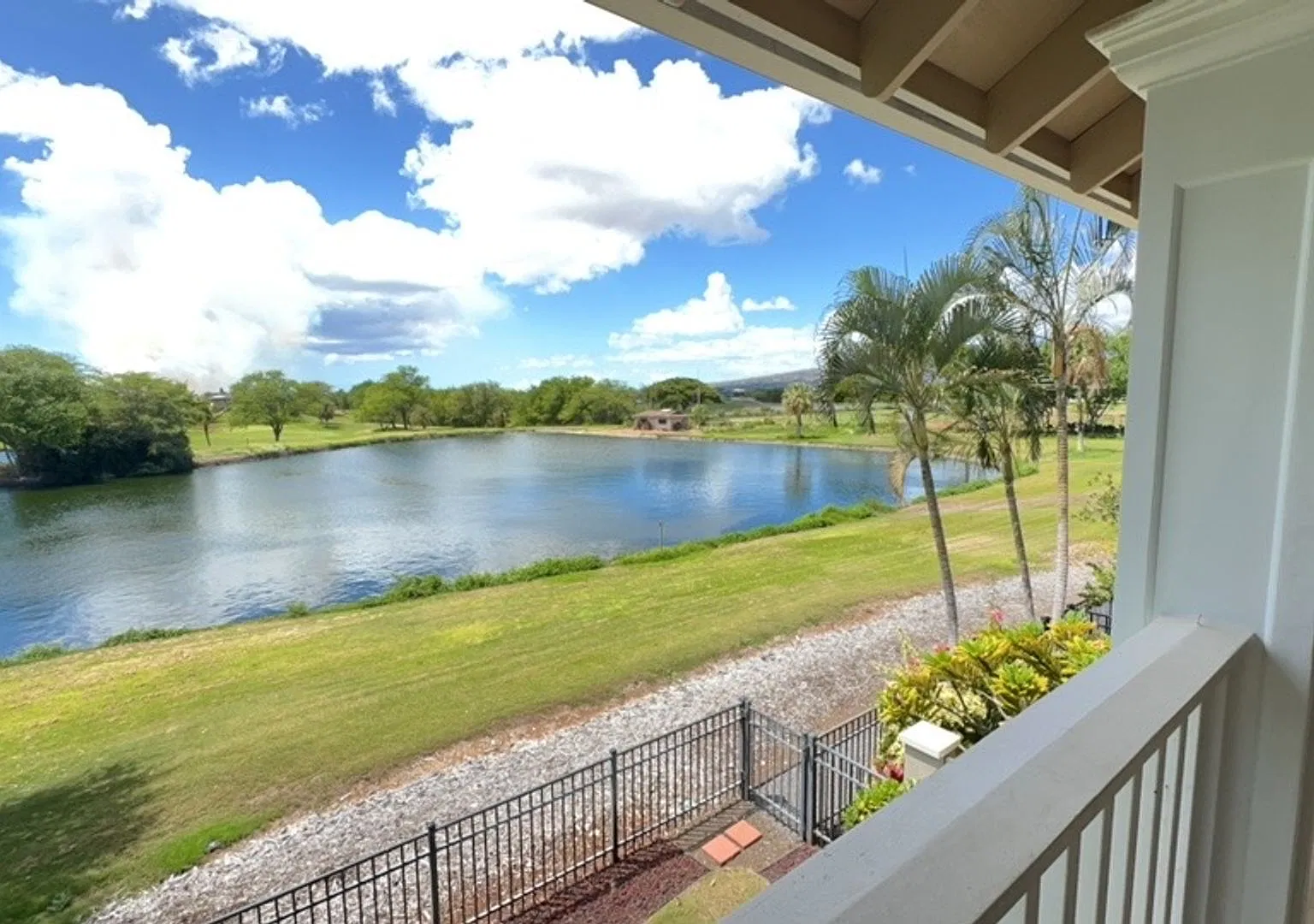 Spacious 3 Bd/3 Ba Townhome In Ocean Pointe! — Photo 1