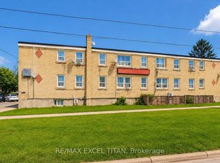 1201 Cedar St #7, Oshawa, ON L1J 7M2