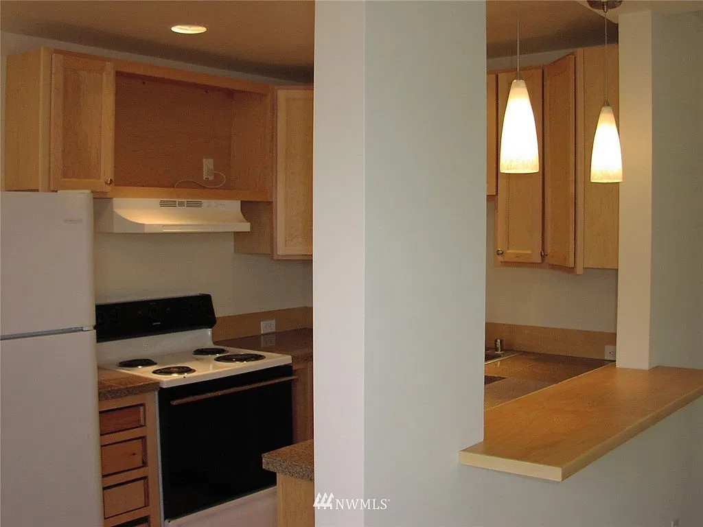 2 bed, 1250 sqft, $2,395 — Photo 4