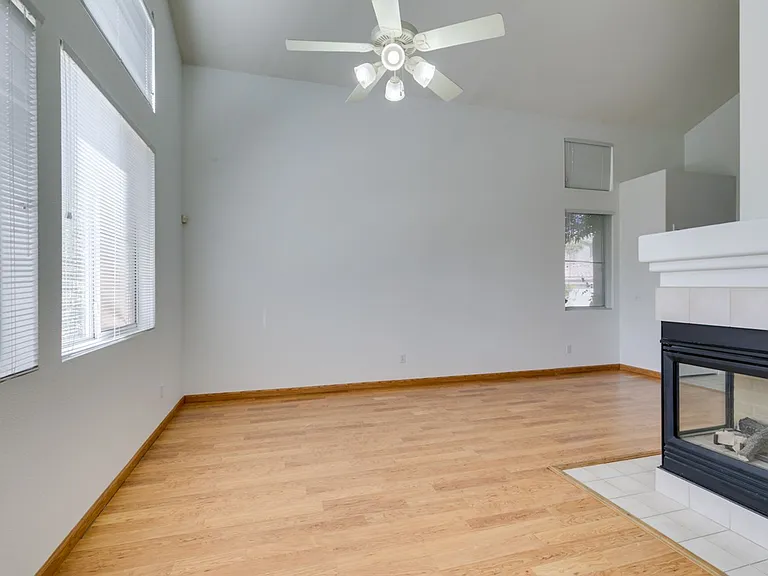 2760 Saigon Dr — Photo 36