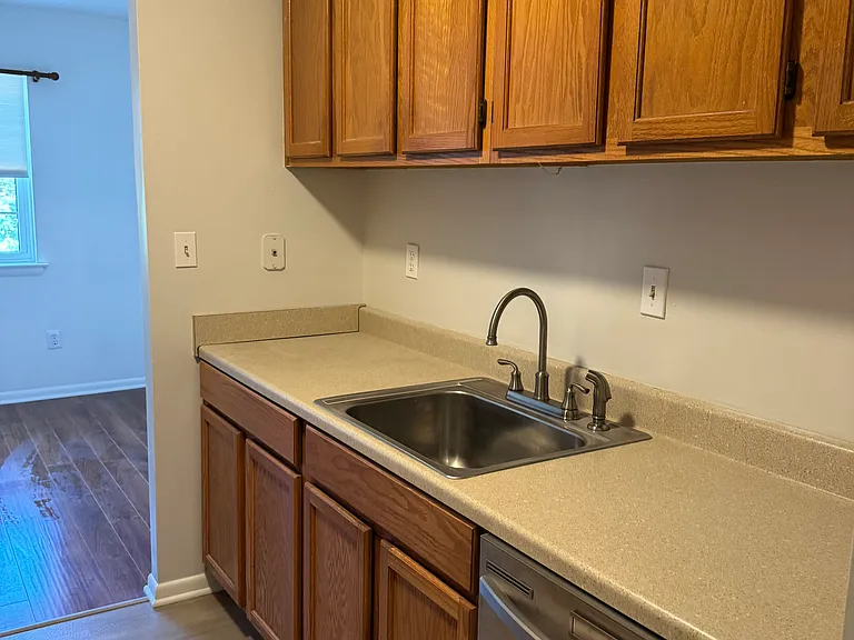 3318 Valley Dr — Photo 4
