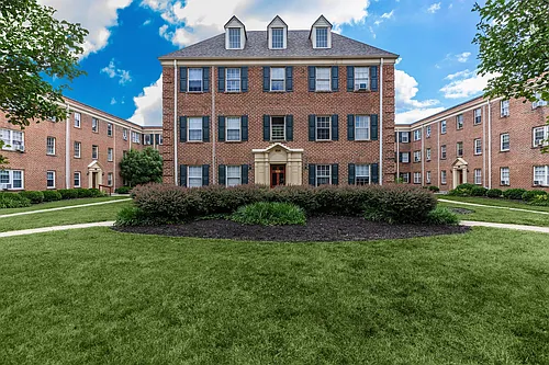 Grandin Village Apartments Photo 1