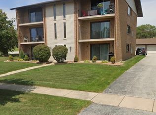 9950 Shady Ln APT 1B, Orland Park, IL