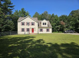 302 Meadow Rd, Raymond, ME 04071
