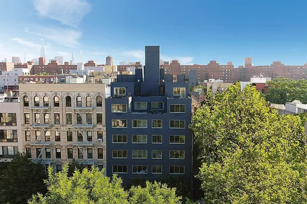 Sold by Sotheby's International Realty | media 11