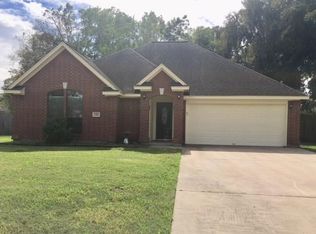106 Sugar Cane Cir, Lake Jackson, TX 77566