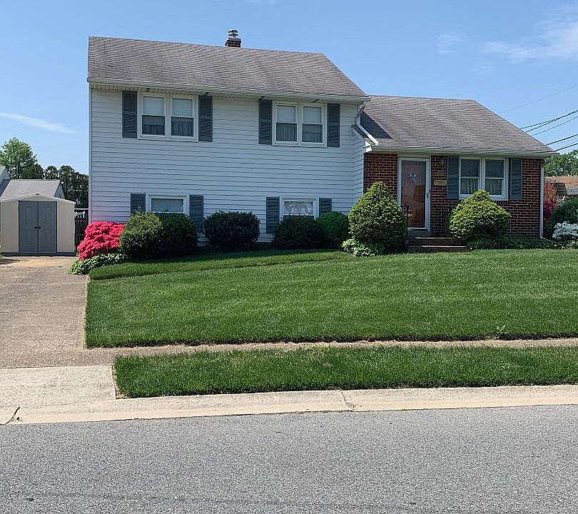 2nd image of 411 Mary Ann Dr