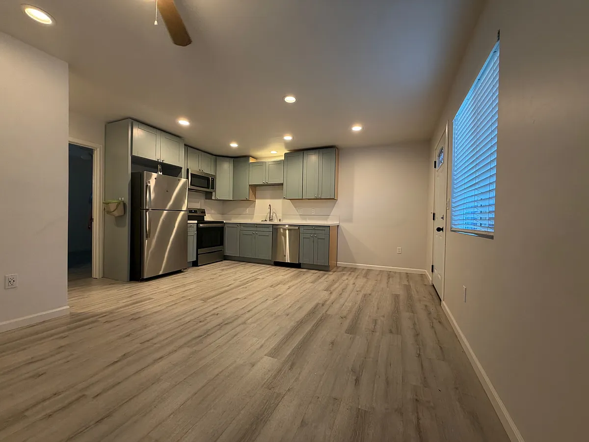 Building Photo - 8782 Capricorn Way