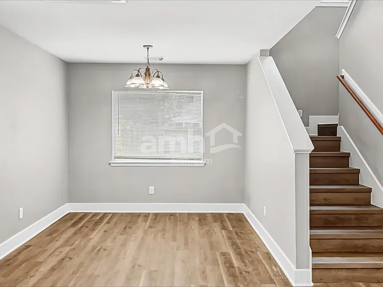 833 Lightningbug Ln — Photo 5