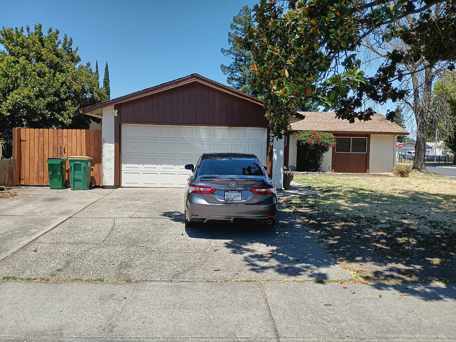 1929 Westmora Ave photo 1