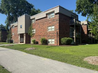 5720 East Ave APT 2A, Countryside, IL 60525