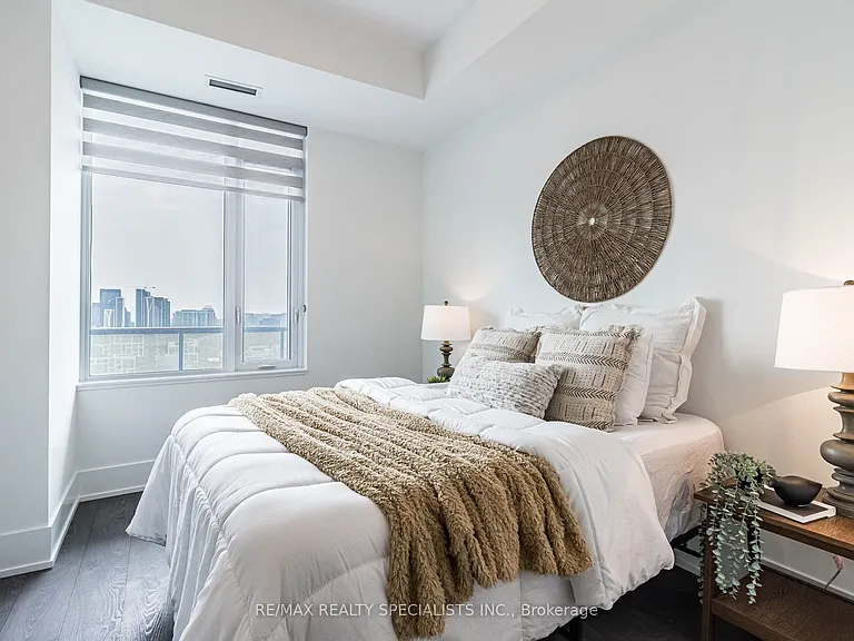 480 Front St W #1903 — Photo 17