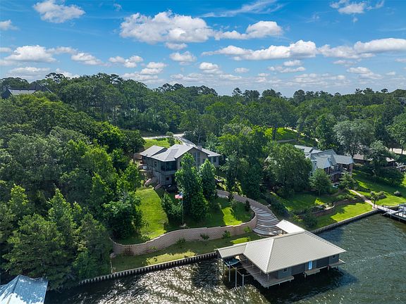 2nd image of 127 Lake Bluff Dr