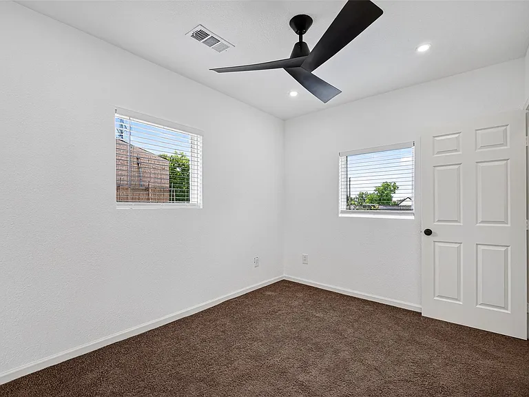 3701 Hutchins St — Photo 22