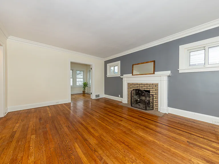 3354 Altamont Ave — Photo 3