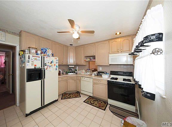 3rd image of 10 Bryant Ave