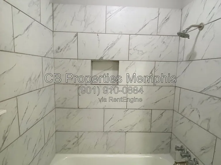 8282 Fayette Cv — Photo 10