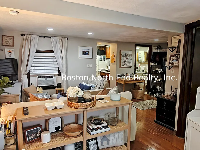 16 Parmenter St #3L — Photo 8