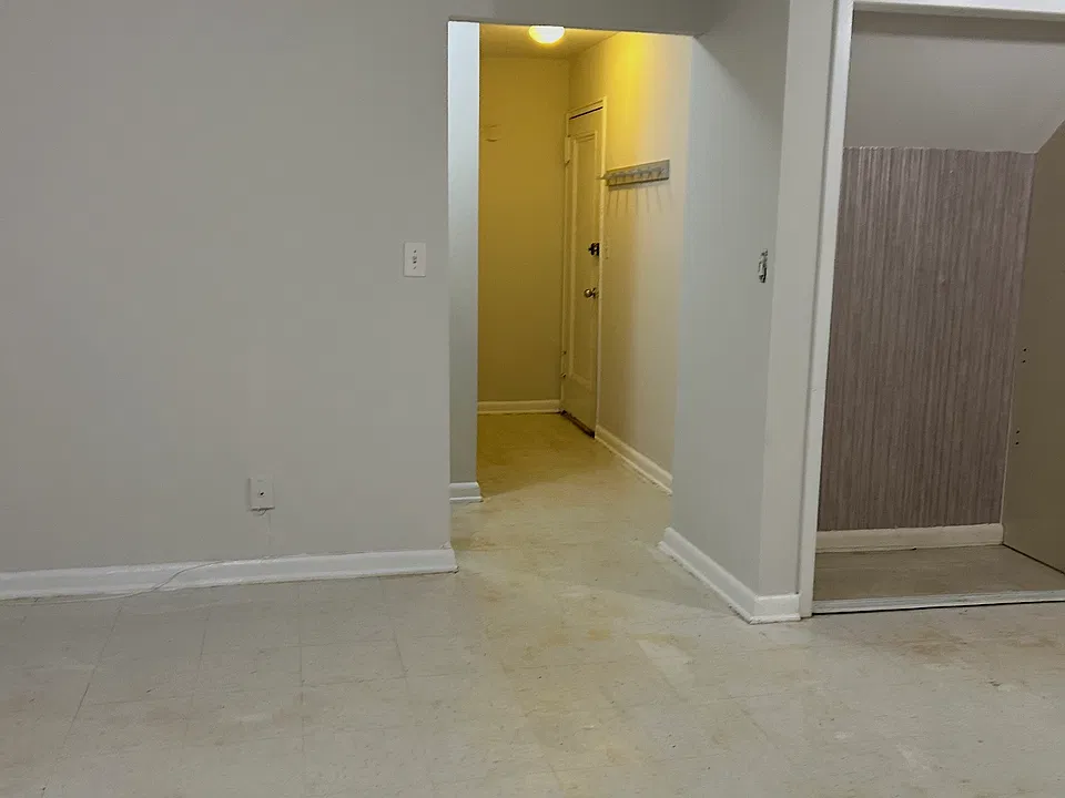 824 E Broadway #301