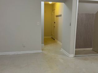 824 E Broadway APT 301, Long Beach, NY 11561