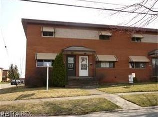 16200 Edgewood Ct, Maple Heights, OH 44137