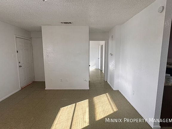 4th image of 639 S Crosby St