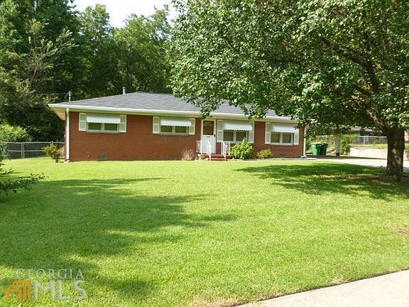 2nd image of 752 Pineridge Dr