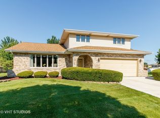 16818 Shannon Ct, Tinley Park, IL
