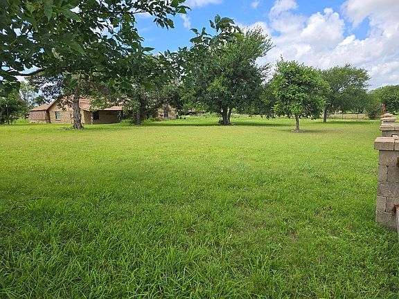 4th image of 1100 Creek Bend Ln