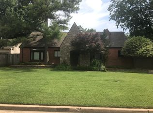 2430 E 17th Pl S, Tulsa, OK 74104