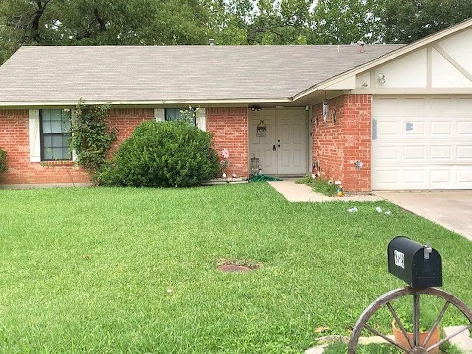 3419 Cooper Br E