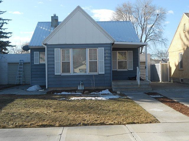 1st image of 256 E 14th St