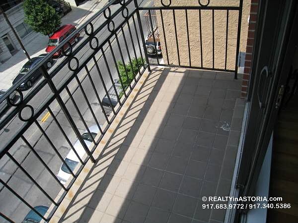 1st image of 2711 Astoria Blvd APT 3R