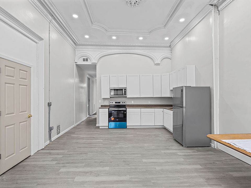 1st image of 49 Ten Broeck St #1