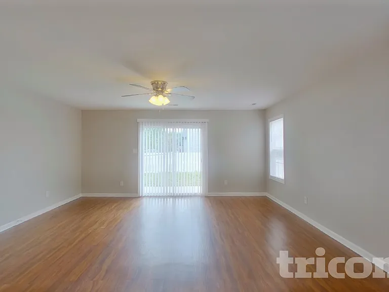 4504 Valendra Dr — Photo 2