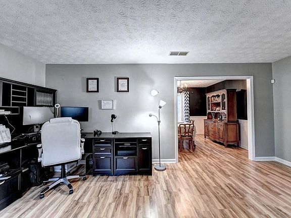 5th image of 2841 Hadrian Dr