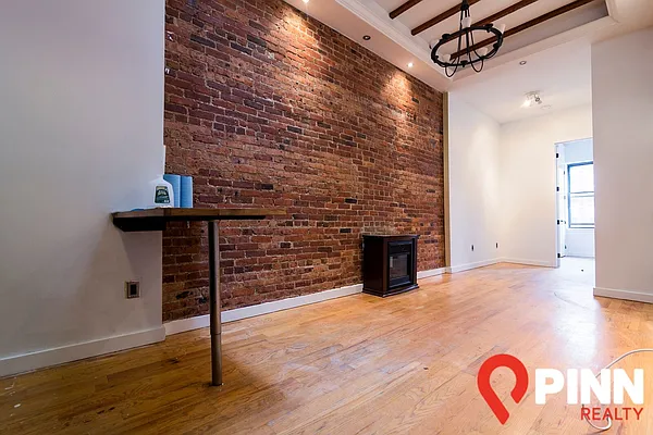 Rented by Pinn Realty | media 3