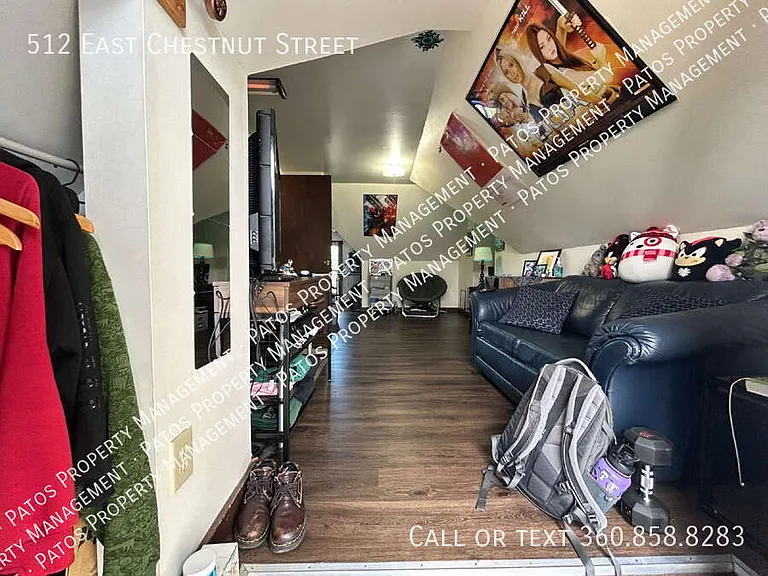 512 E Chestnut St — Photo 2