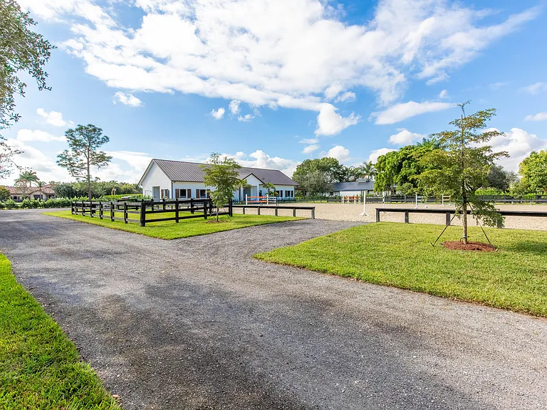 2889 Appaloosa Trl — Photo 30