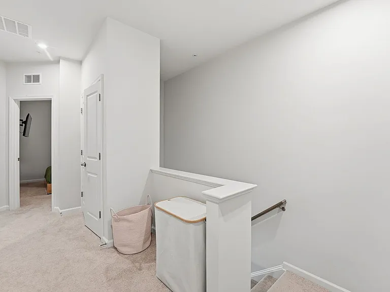 6066 Beake St — Photo 14