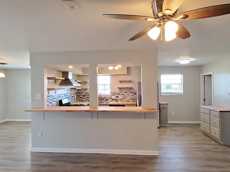 8700 Fulton St — Photo 10