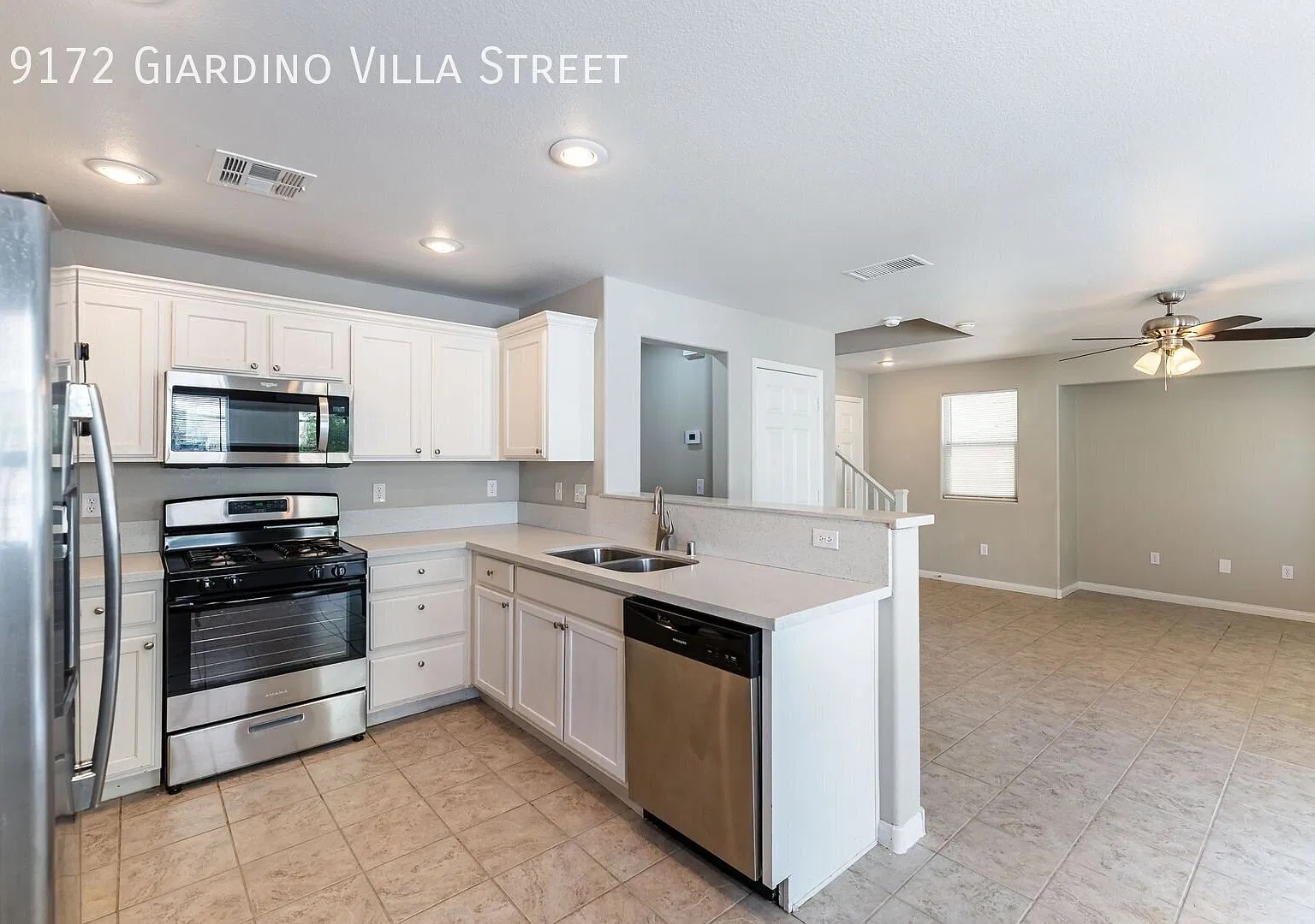Open-Concept 3-Bedroom Home in Convenient Southwest Las Vegas — Photo 4