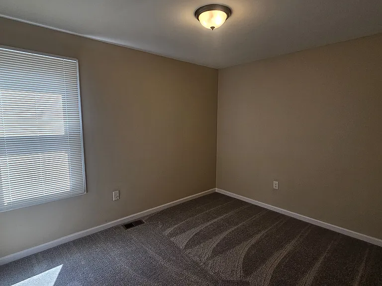 13680 Hobart Ave — Photo 8
