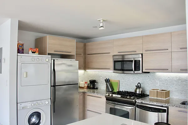 Rented by Reza Namazi, LREB | media 24