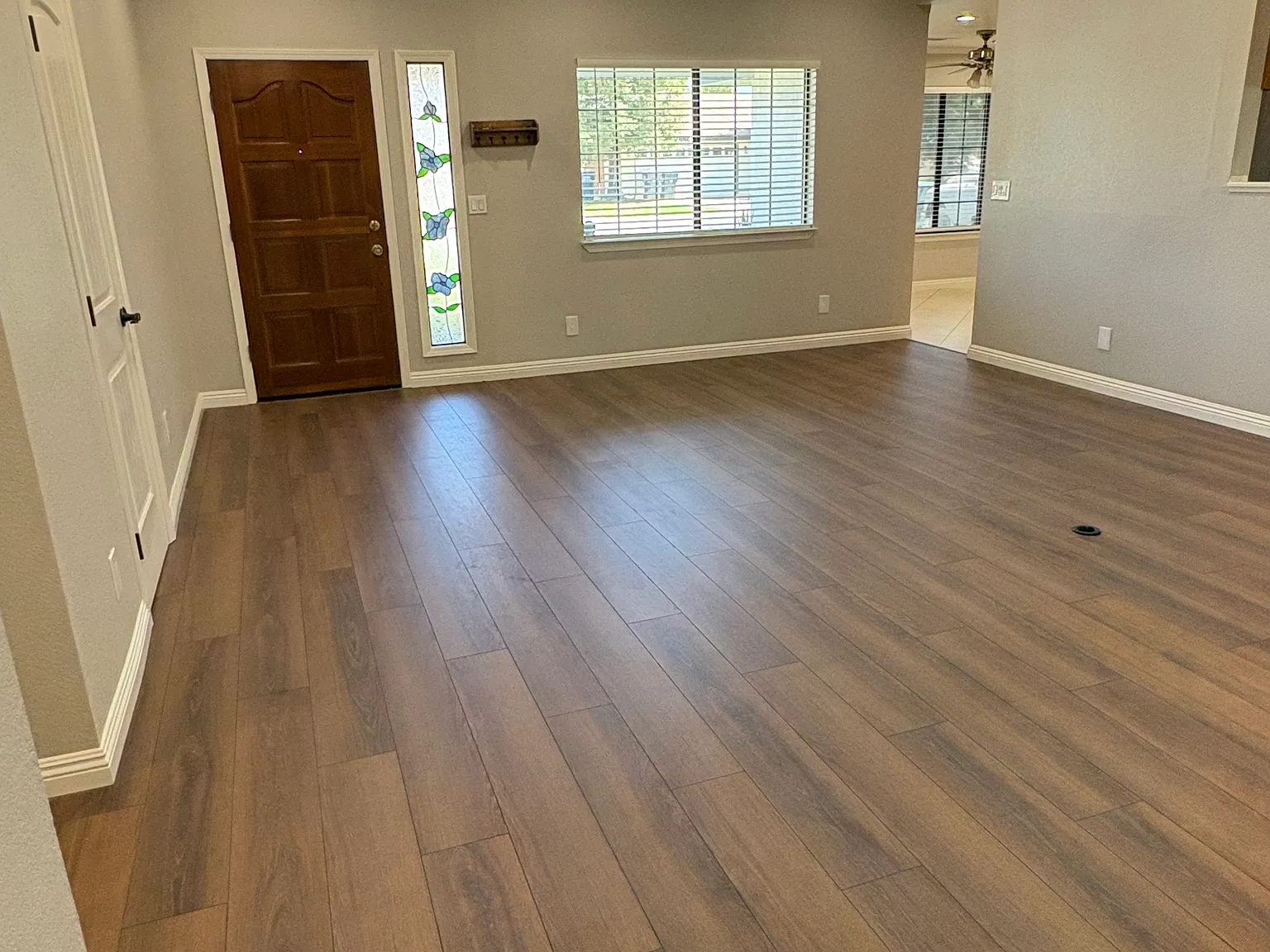 3 bed, 1929 sqft, $2,600 — Photo 3