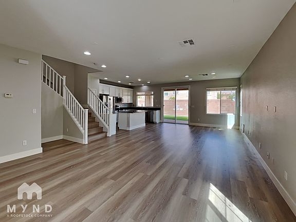 3rd image of 1021 Ambrosia Dr