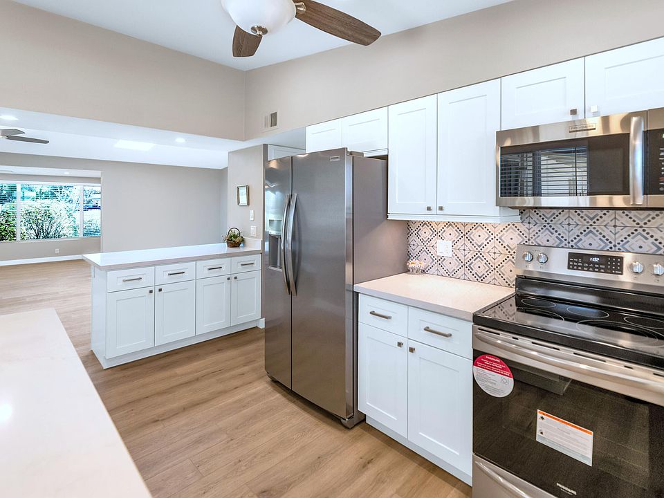 1st image of 10433 W OAKMONT Drive