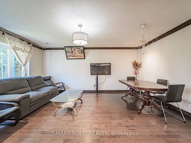 5 Horseley Hill Dr E — Photo 20